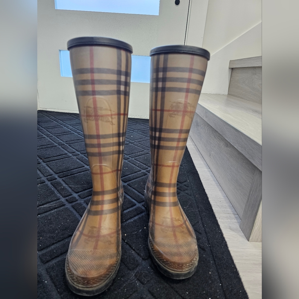 Burberry Plaid Rain Boots - Tan and Black
